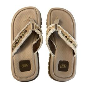 Skechers Women’s Tan & Cream Slip On Split Toe Embroidered Fringe Strap GUC